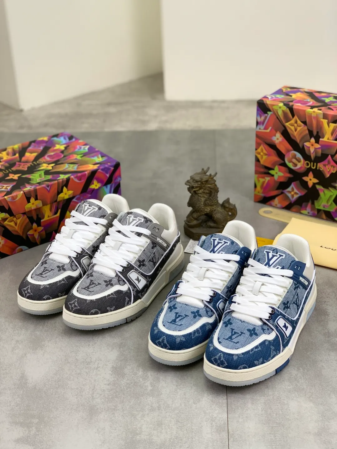 Men's men's shoes 💰P540 New style 💰💎💎Latest color High version 2025Louis*Vuitto* LV Traine catwalk TRAINER outsole and fabric private model A shoe that definitely costs a lot of money and effort. This series was designed after the arrival of Vifgil. It is favored by many fans every season. Original TPU outsole Original packaging Color: black Available in white (available from stock, super fast shipping) Code number: 35-46